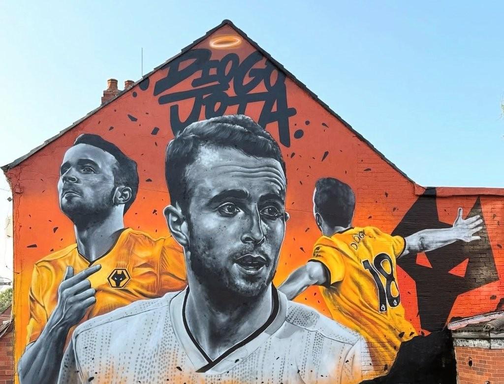 克斯球场, 置的墙