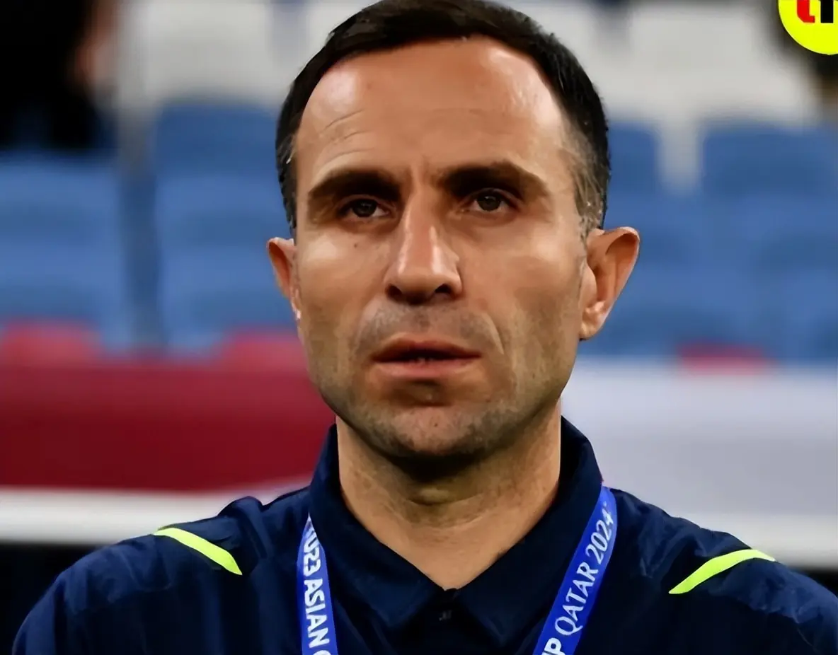 兹别克斯坦, 身段担任助, 中国男足彻 兹别克斯坦, 身段担任助, 中国男足彻