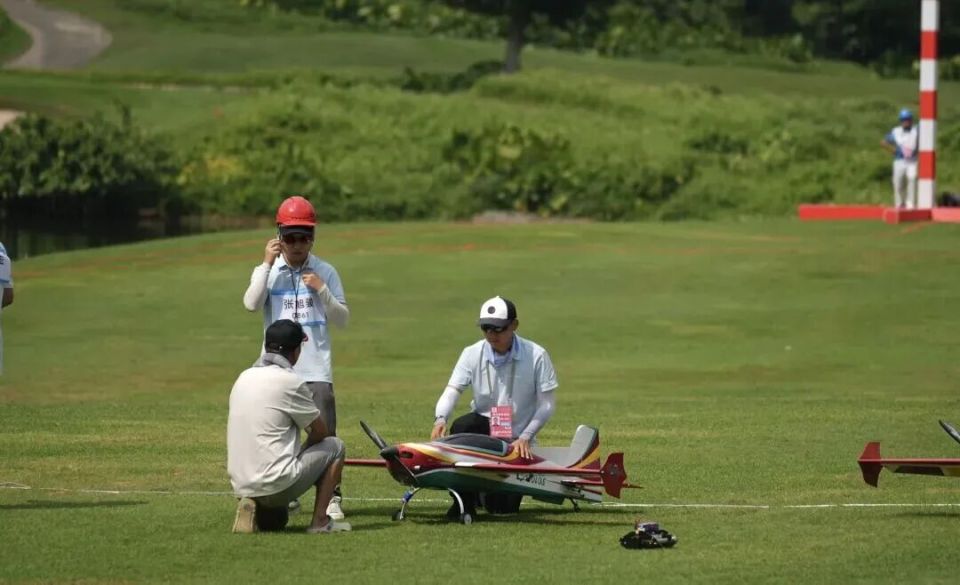 横滚, 首届世界无 横滚, 首届世界无