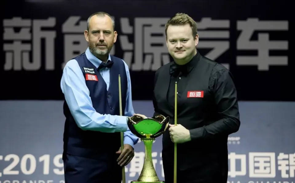 决战即将拉, 一些波折 决战即将拉, 一些波折